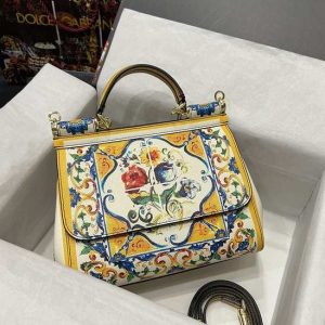 DolceGabbana-Tote-bag-with-floral-design-traits-Beige-01A