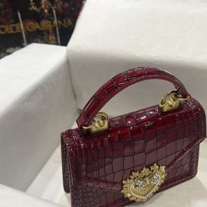 DolceGabbana-Tote-with-stylish-features-Red-01A-2