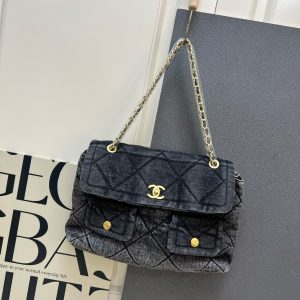 chanel_belt_bag_with_chain