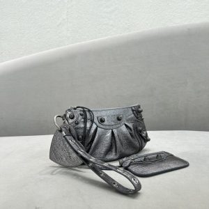 YUPOO-Balenciag-Le-Cagole-bag-03EB