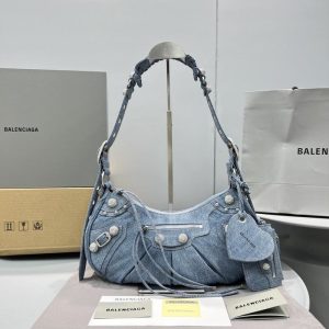 balenciaga-projector-bag