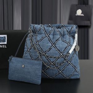 chanel_classic_flap_bag_black