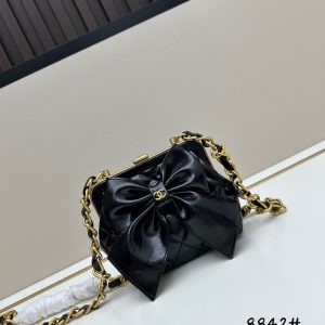 chanel_clutch_bags