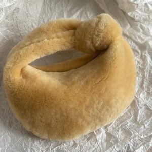 Bottega-Veneta-Soft-Tote-with-unique-shape-Beige-01A