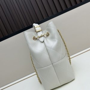 chanel_cosmetic_bag_price