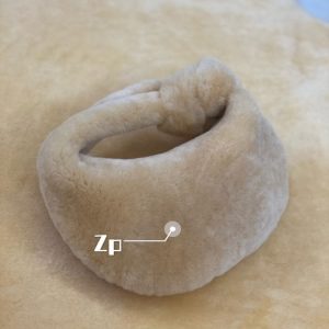 Bottega-Veneta-Tote-bag-with-soft-texture-Beige-01A