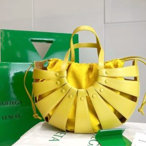 Bottega-Veneta-Tote-bag-with-unique-cuts-Yellow-01A