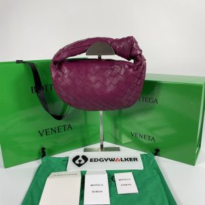 Bottega-Veneta-Tote-bag-with-unique-design-traits-Burgundy-01A