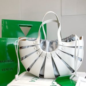 Bottega-Veneta-Tote-bag-with-unique-design-traits-White-01A