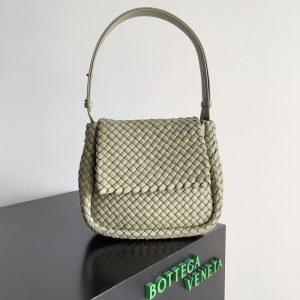 Bottega-Veneta-Tote-bag-with-woven-texture-Beige-01A