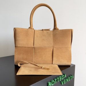 Bottega-Veneta-Tote-style-06-Tan-01A