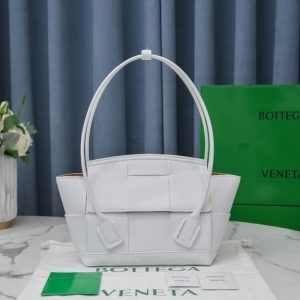 Bottega-Veneta-Tote-style-18-White-01A