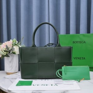 Bottega-Veneta-Tote-style-24-Green-01A