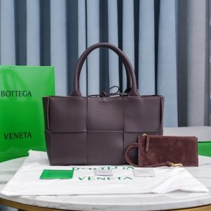 Bottega-Veneta-Tote-style-25-Burgundy-01A