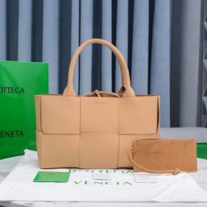 Bottega-Veneta-Tote-style-26-Tan-01A
