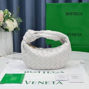Bottega-Veneta-Tote-style-37-White-01A