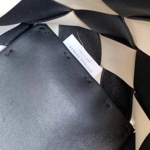 Bottega-Veneta-Tote-style-45-Black-01A