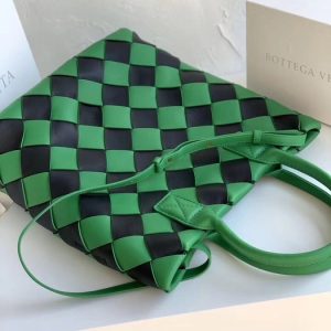 Bottega-Veneta-Tote-style-46-Green-01A