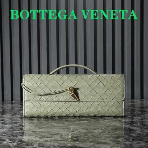 Bottega-Veneta-Tote-with-stylish-details-Green-01A