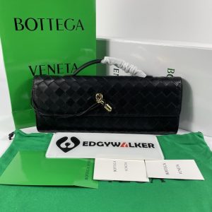 Bottega-Veneta-Tote-with-woven-design-Black-01A