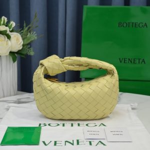 Bottega-Veneta-Woven-Tote-Beige-01A-3