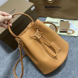 Burberry-Burberry--Bucket-Bag-color-28A