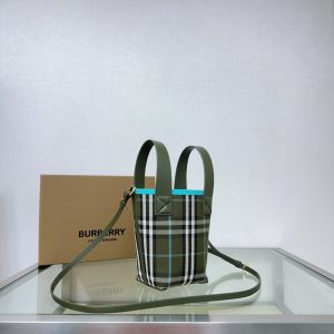 Burberry-Checked-Tote-with-dual-handles-Green-01A