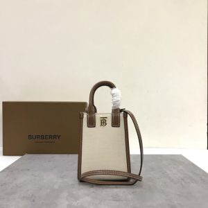 Burberry-Tote-Bag-with-Stylish-Elements-Tan-01A