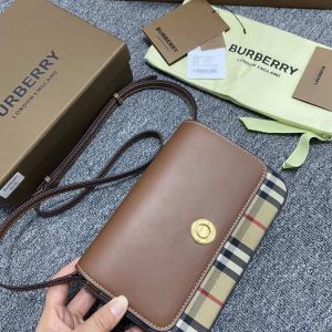 Burberry-Tote-Bag-with-stylish-features-Brown-01A-6