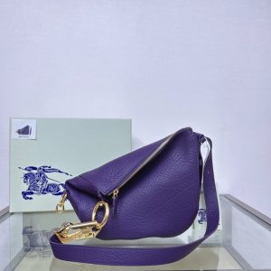 Burberry-Tote-bag-with-classic-styling-Navy-01A