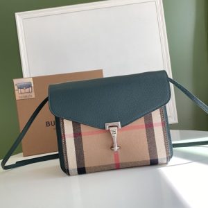 Burberry-Tote-bag-with-stylish-features-Beige-01A-4