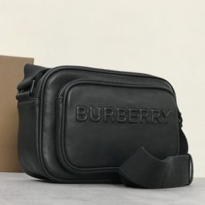 Burberry-Tote-bag-with-stylish-features-Black-01A