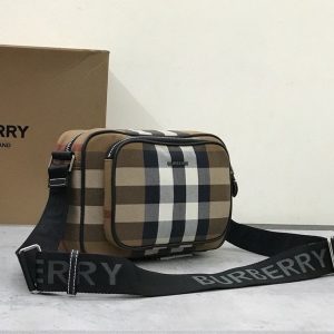 Burberry-Tote-bag-with-stylish-features-Brown-01A-3