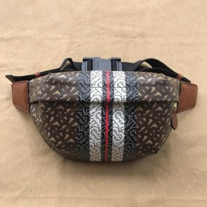 Burberry-Tote-bag-with-stylish-features-Brown-01A-7