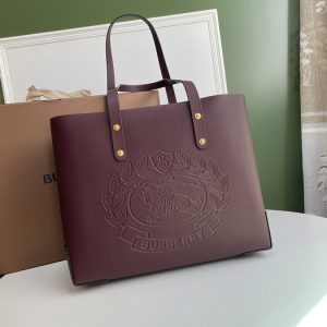 Burberry-Tote-bag-with-stylish-features-Burgundy-01A-2