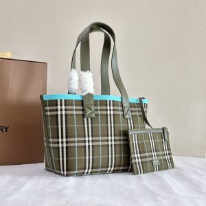 Burberry-Tote-with-pattern-and-handle-features-Green-01A
