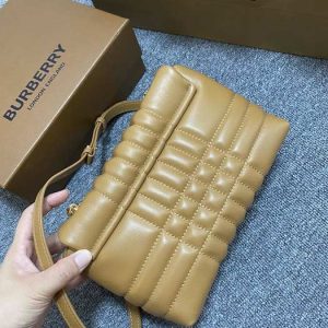 Burberry-Tote-with-quilted-design-Green-01A