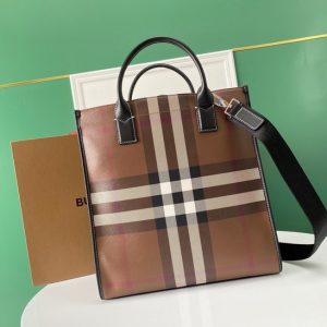 Burberry-Tote-with-structured-design-traits-Brown-01A