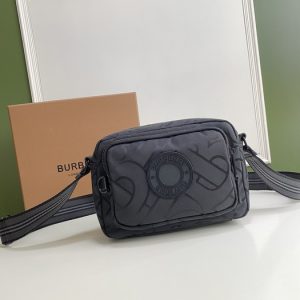 Burberry-Tote-with-stylish-features-Grey-01A