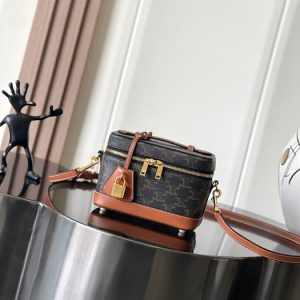 Celine-Tote-bag-with-stylish-traits-Brown-01A