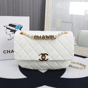 chanel_makeup_bag_free_gift