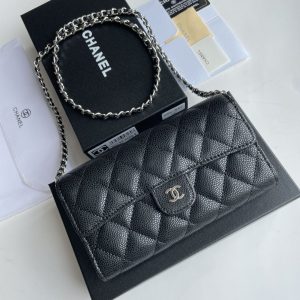 chanel_makeup_palette_bag