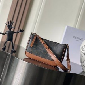 Celine-Tote-with-distinctive-features-Brown-01A