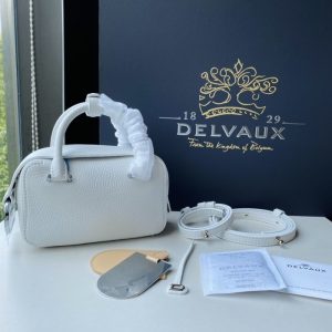 Delvaux-Tote-bag-with-stylish-features-White-01A