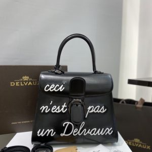 Delvaux-Tote-style-04-Black-01A