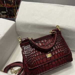 DolceGabbana-Tote-bag-with-stylish-traits-Burgundy-01A