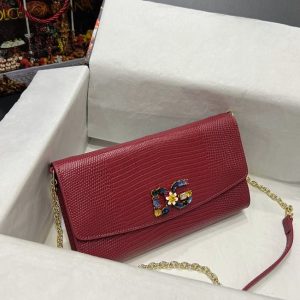 DolceGabbana-Tote-bag-with-stylish-traits-Red-01A