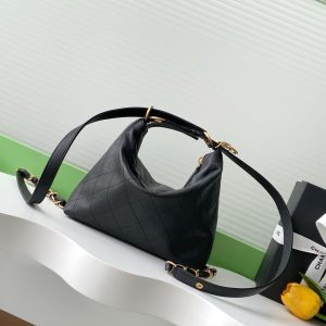 chanel_perfect_fit_flap_bag