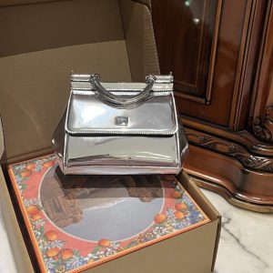 DolceGabbana-Tote-with-sleek-silhouette-Grey-01A