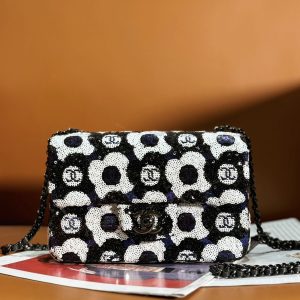 chanel_pink_mini_bag